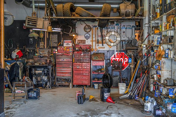 Comment optimiser l'espace de stockage dans un garage professionnel ?